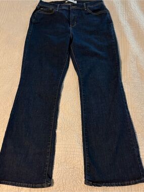 Levi’s Dark Blue Women's Perfectly Slimming 512 Bootcut Jeans. Size 12M. VGUC
